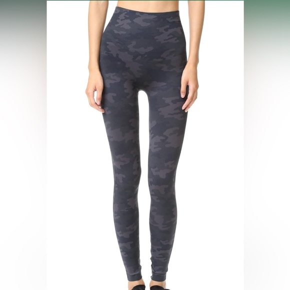 SPANX Look at Me Now Seamless Leggings Camo Print Support Athleisure Gym XL NWT - Picture 2 of 14
